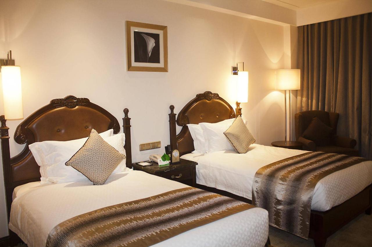 Tang Palace Hotel Akra Dış mekan fotoğraf