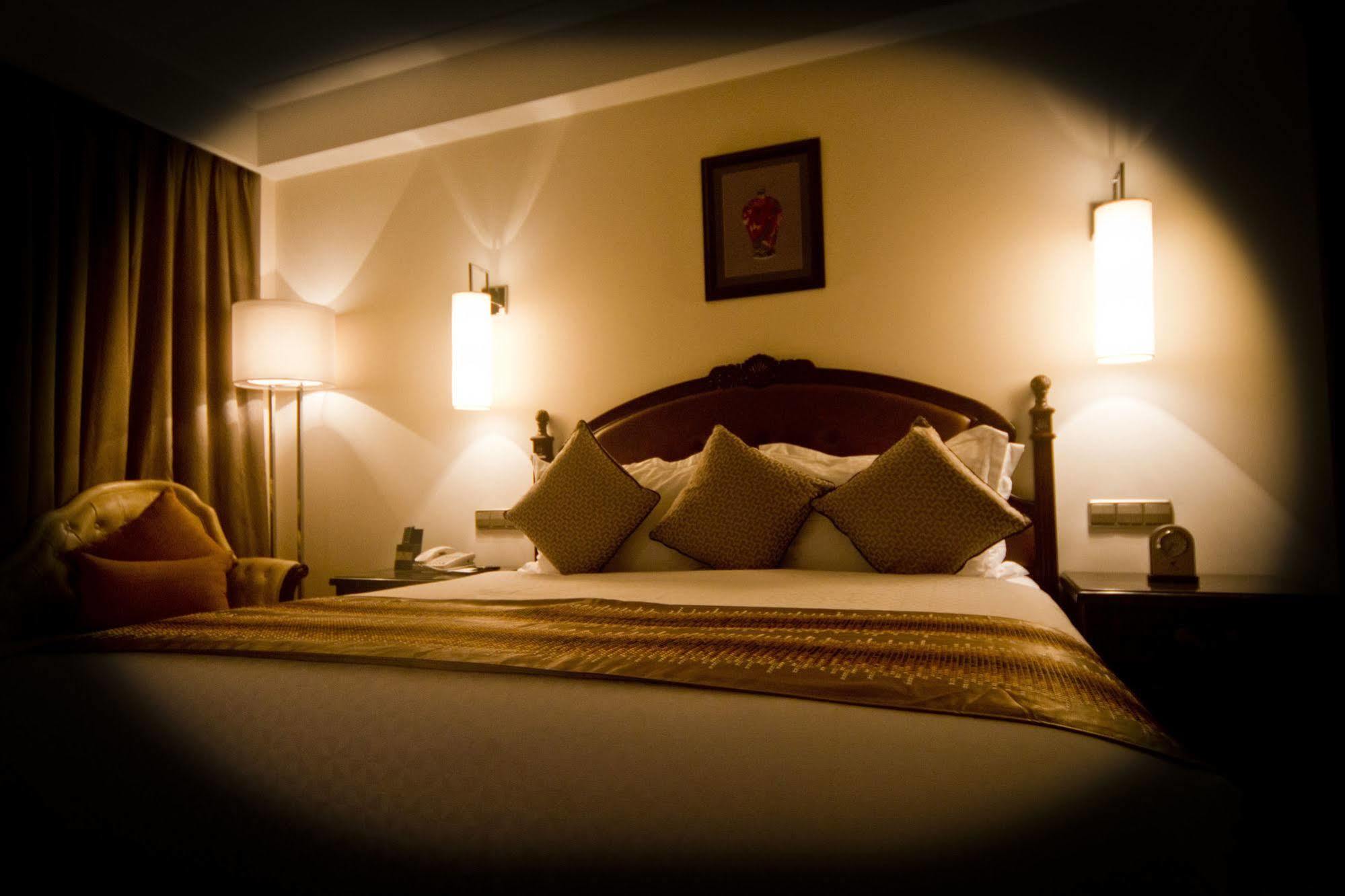 Tang Palace Hotel Akra Dış mekan fotoğraf
